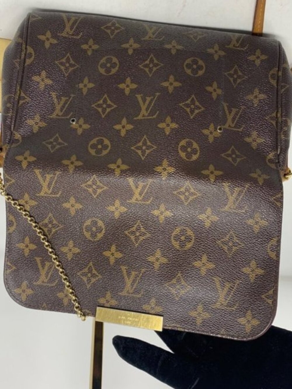 LOUIS VUITTON Monogram Favorite MM Crossbody Bag - Picture 16 of 16
